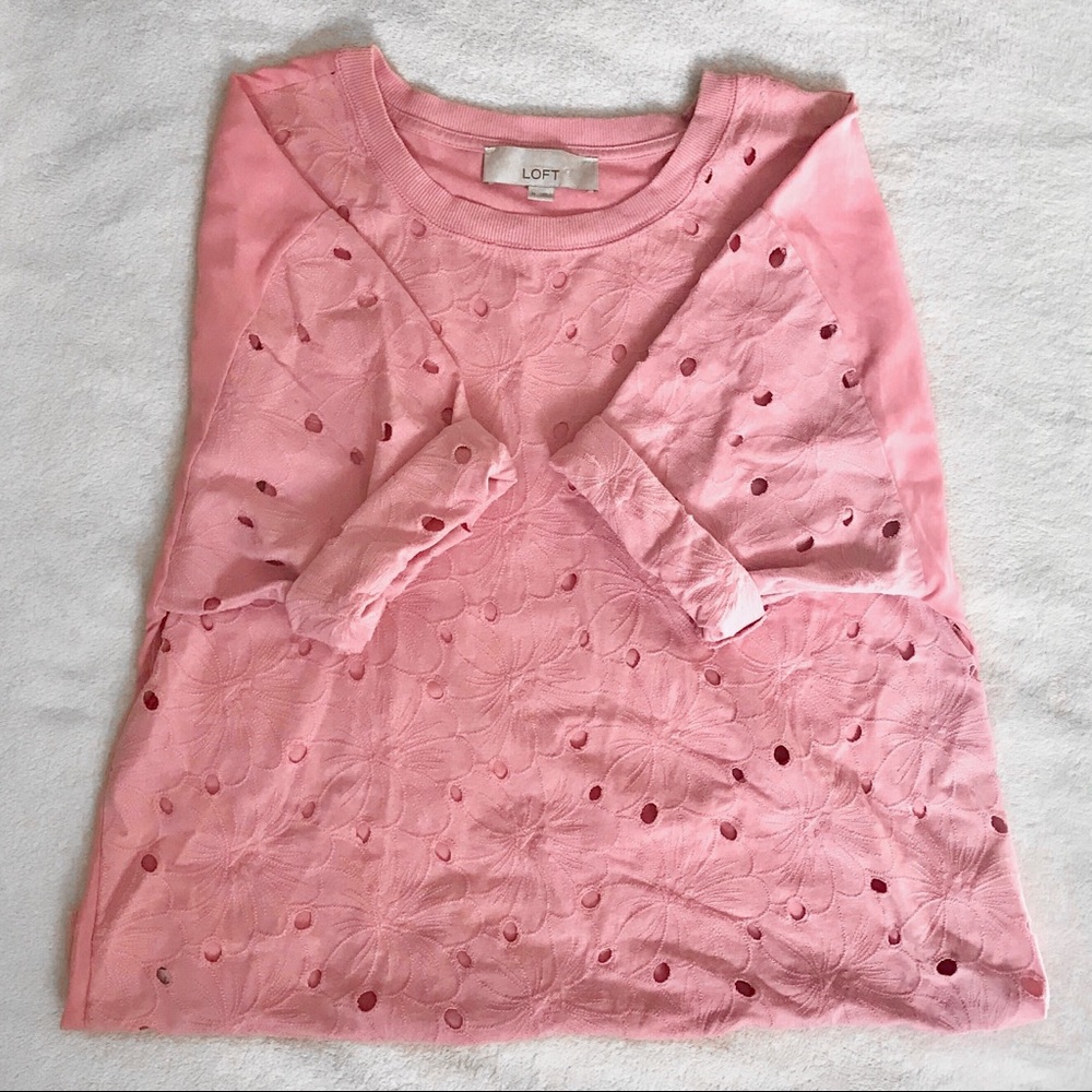 LOFT Textured Flower Top